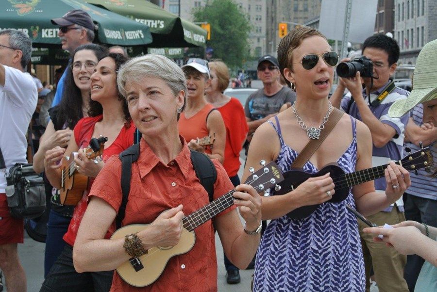 BUG Flash Mob in the Market June 2013