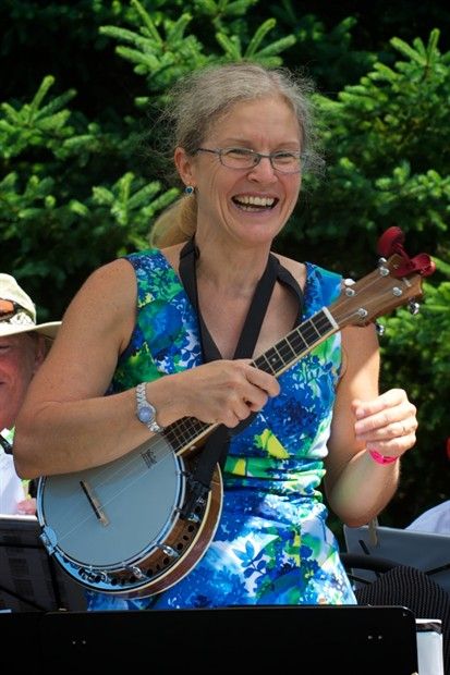 BUG plays the "Music & Beyond Festival at Saunders Farm July 2011