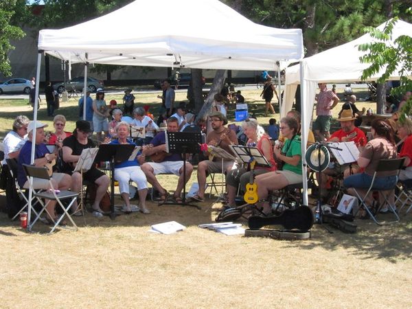 BUG performs at the Ottawa Farmer's Market August 2012