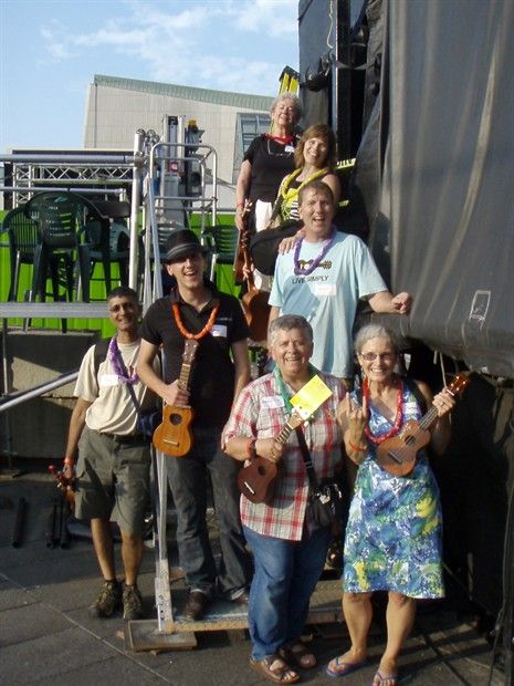 BUG joins Lucky Uke on stage at the Montreal Just For Laughs Comedy Festival" July 2011